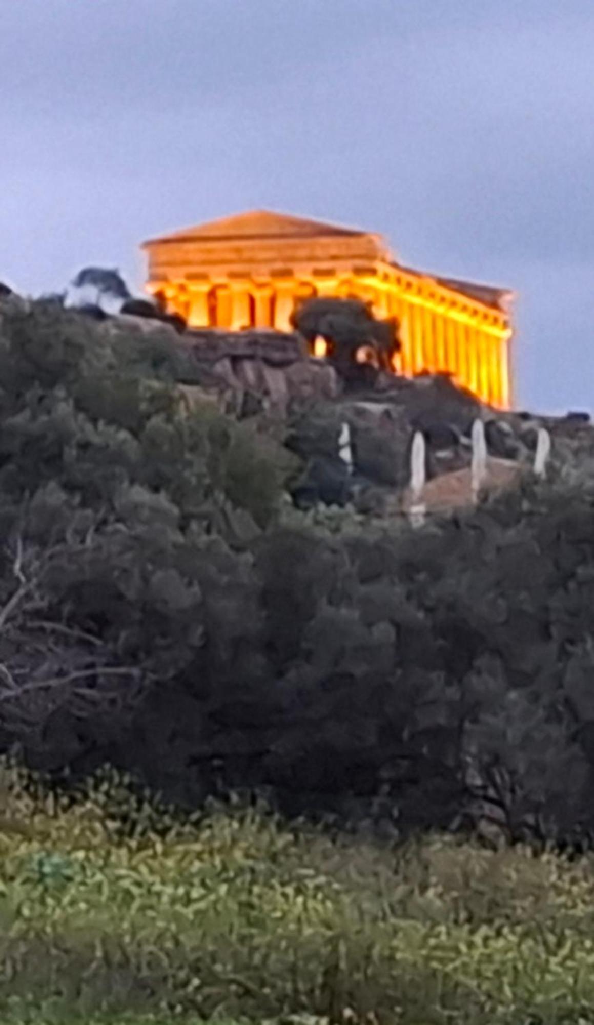 B&B Le Lumie "Il Cortiletto Del Centro" Agrigento Exterior foto